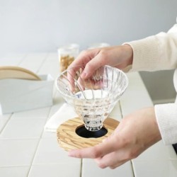 hario v60 glass dripper 02 - olive wood holder