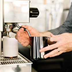 fellow eddy pitcher 350ml graphite - elegant look